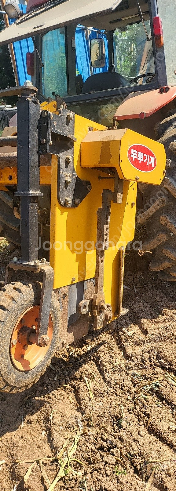 땅속작물수확기 / 마늘수확기 / 뿌리식물 수확기--5